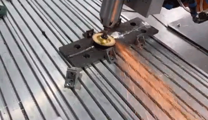 铸铁块焊缝打磨